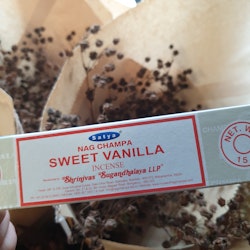 15 gram eller 20 st rökelsepinnar med doft av sweet vanilla
