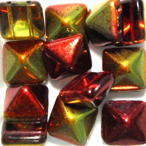 Crystal Magic Apple Pyramid Beads 12x12mm 12st