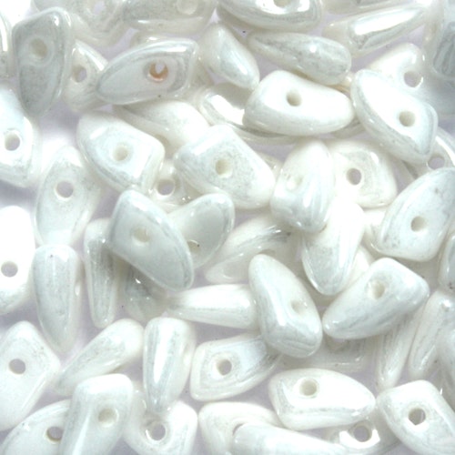 Opaque White Luster Prong 5g