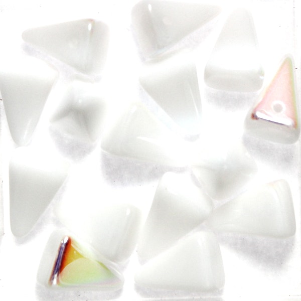 Alabaster AB Pyramid Spikes 10g