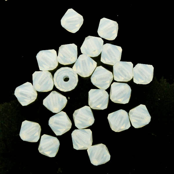 White Opal Preciosa Bicone 4mm 24st