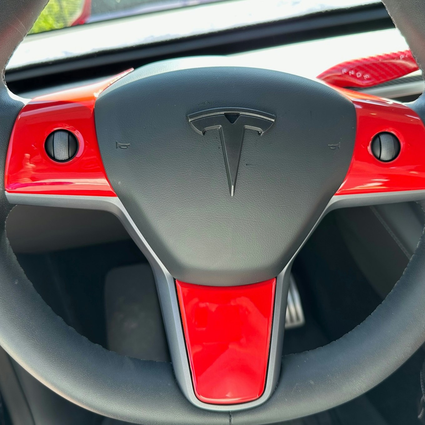 Ohjauspyörän paneelit - kiiltävä punainen - Tesla Model 3/Y - Teslify  Finland