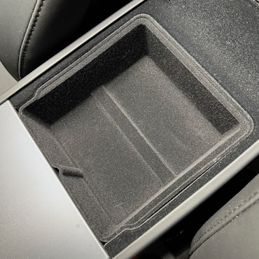 Käsinojan säilytyslaatikko - Tesla Model 3 Highland