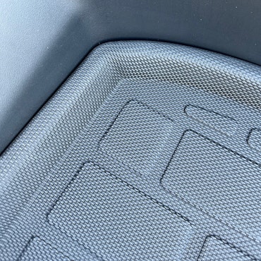 Etutavaratilan (frunk) suojamatto, ruudullinen – Tesla Model 3 Highland