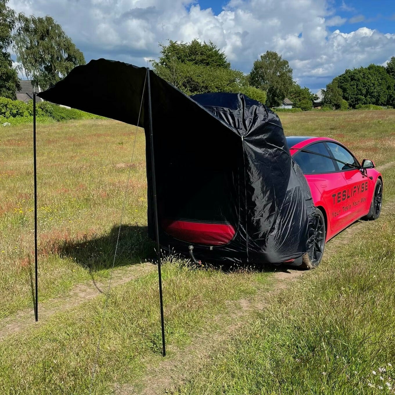 Nukkuma teltta - Tesla Model 3