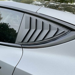 Takalasi paneelit mattahiilikuitua - Tesla Model Y