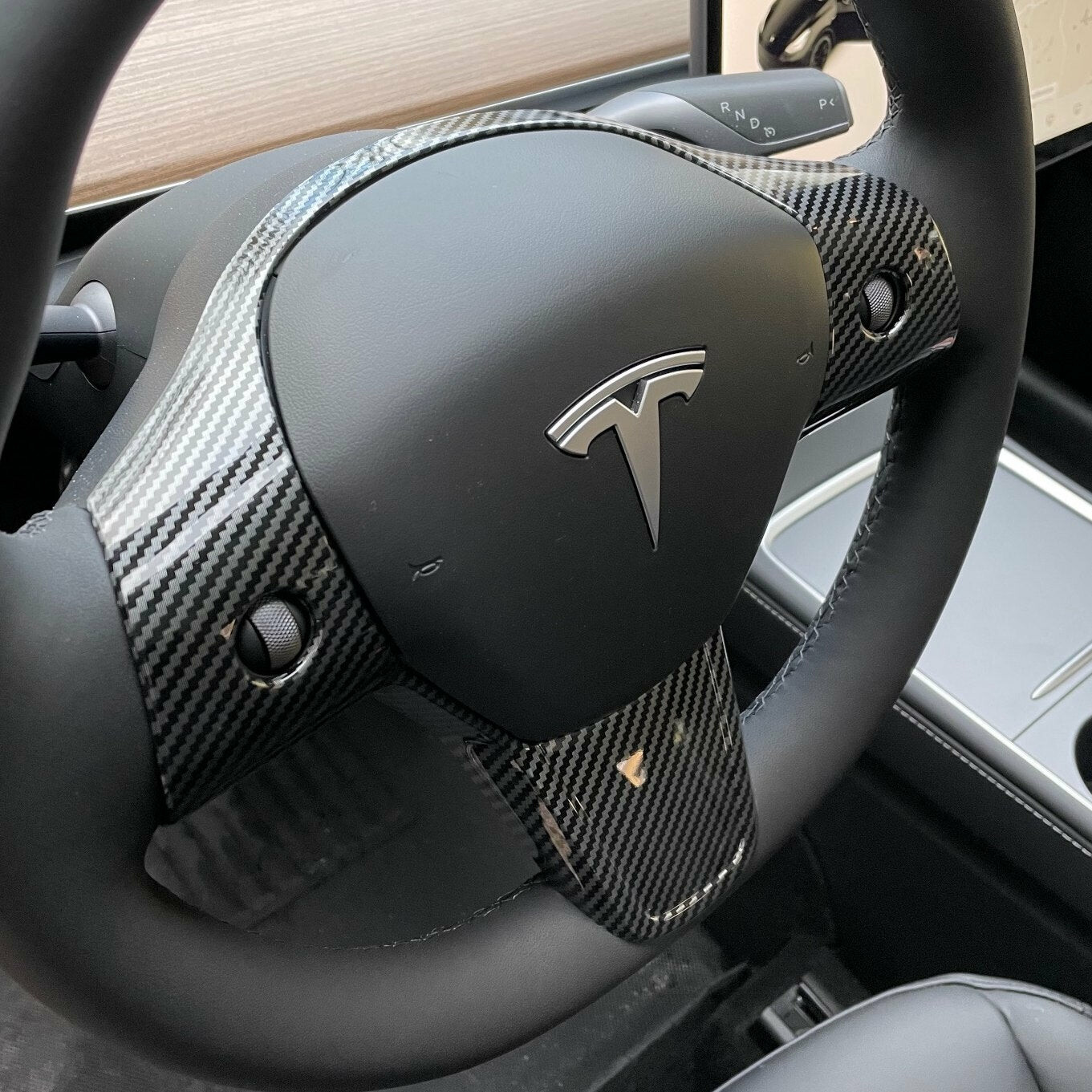 Ohjauspyörän täyspaneeli hiilikuitua - Tesla Model 3/Y