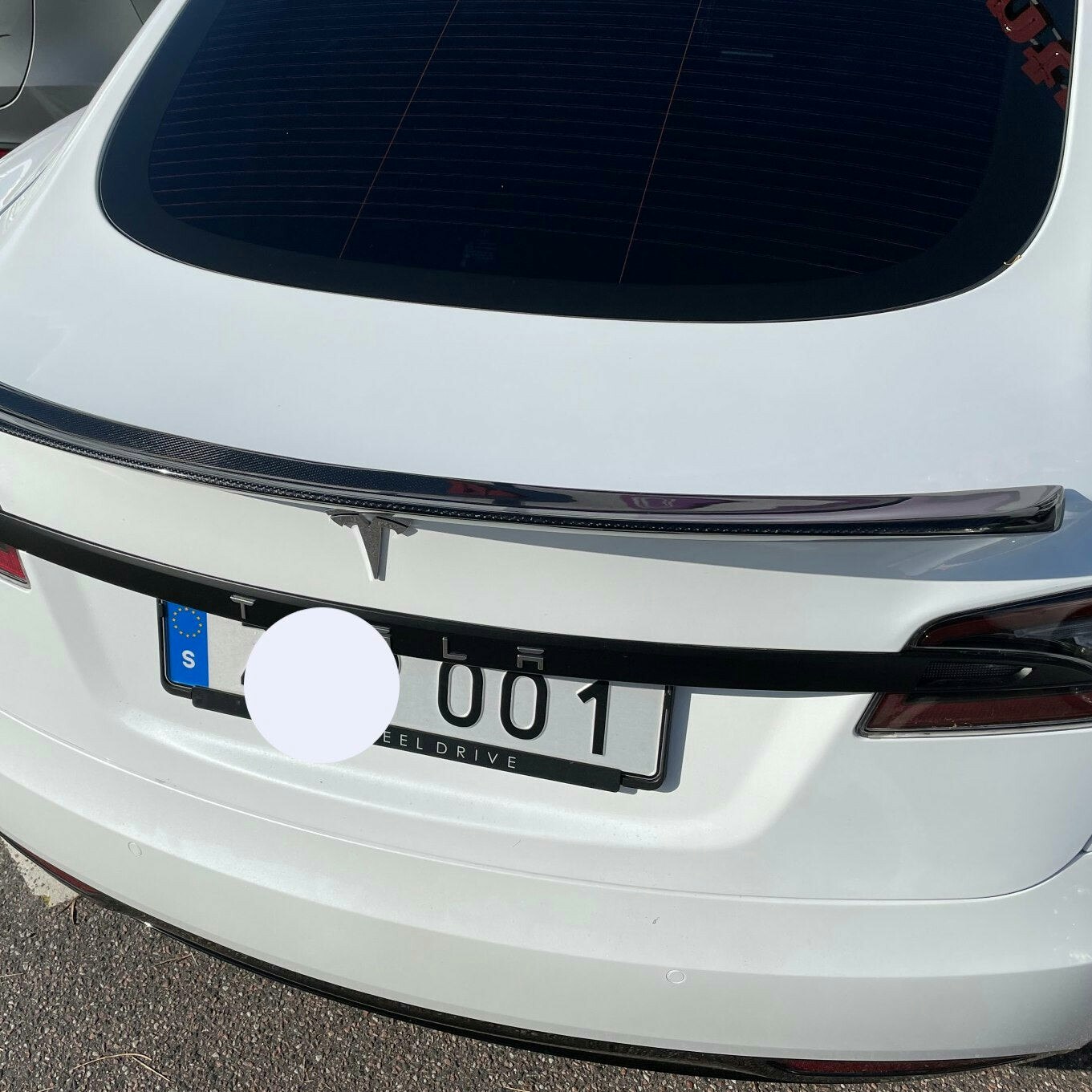 Spoileri kiiltävä - Tesla Model S