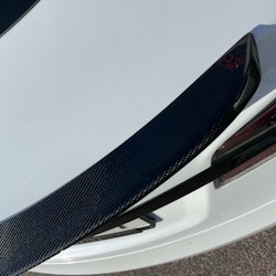 Spoileri kiiltävä - Tesla Model S