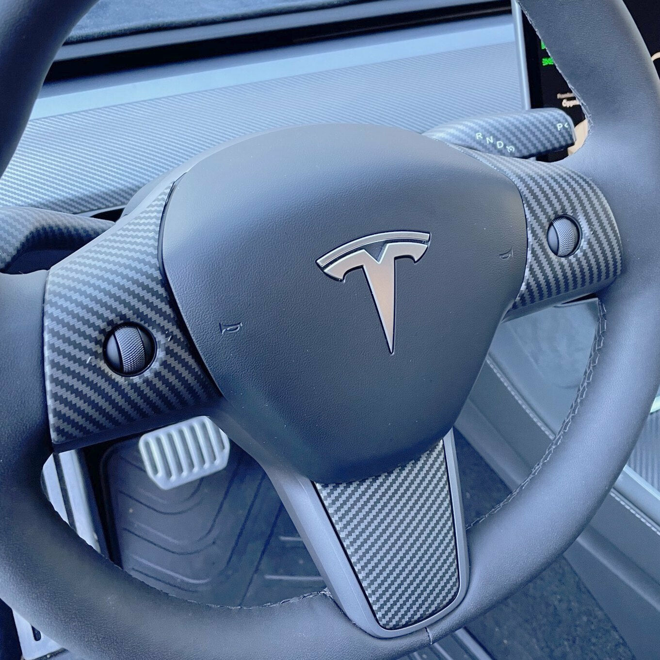 Ohjauspyörän paneelit - hiilikuitu - matta - Tesla Model 3 / Y