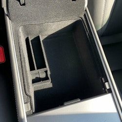 Käsinojan säilytyslaatikko - Tesla Model 3 2021 / Y