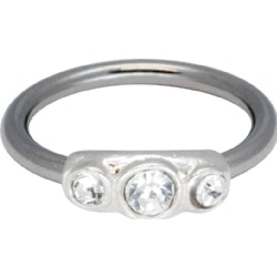 Simpel ring med tre vita stenar 1,6x12 mm