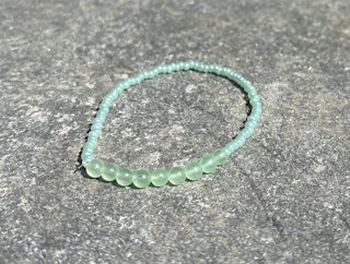 Mintgrönt armband med seed beeds och malaysia jade pärlor