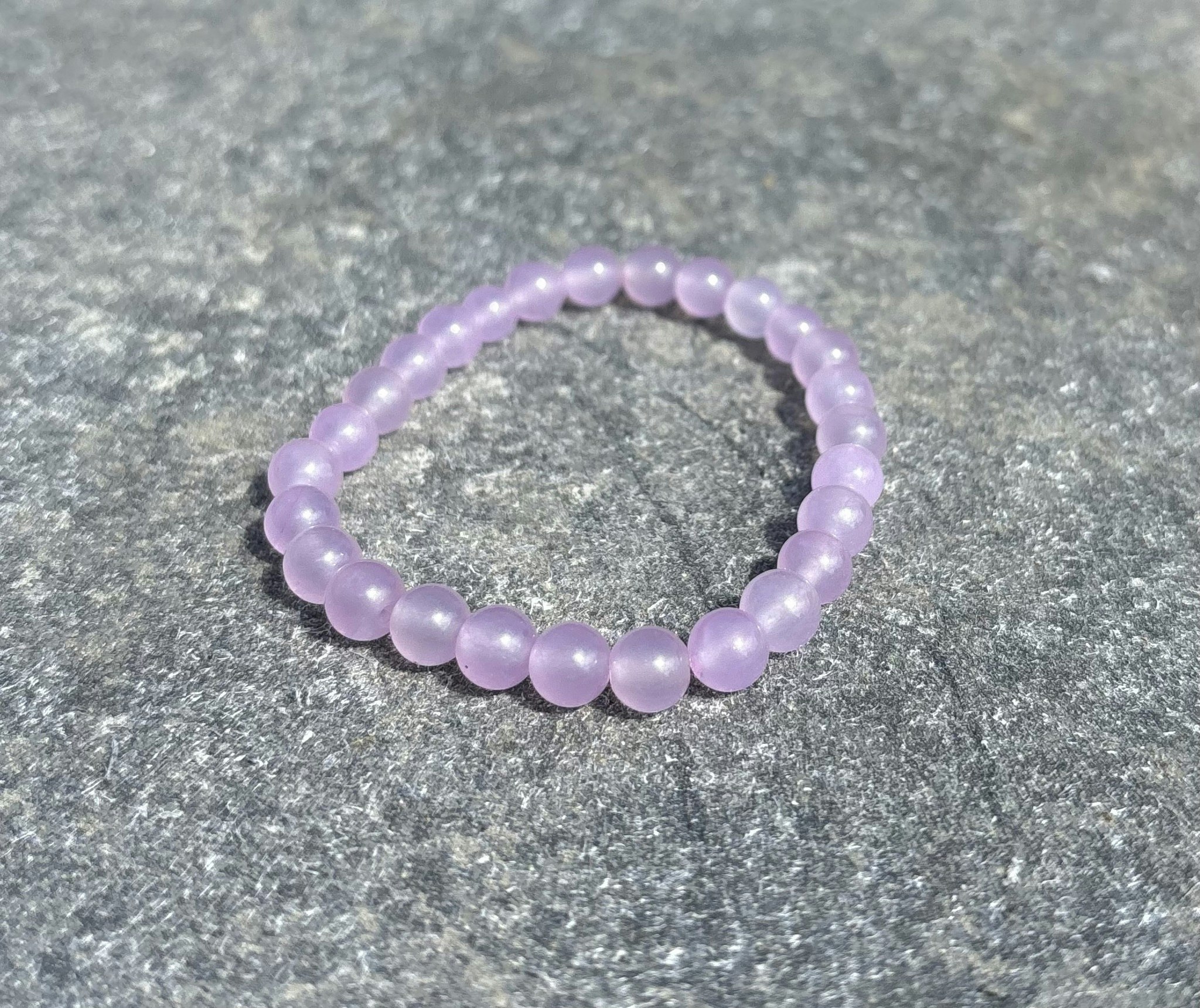 Ljuslila Malaysia Jade armband