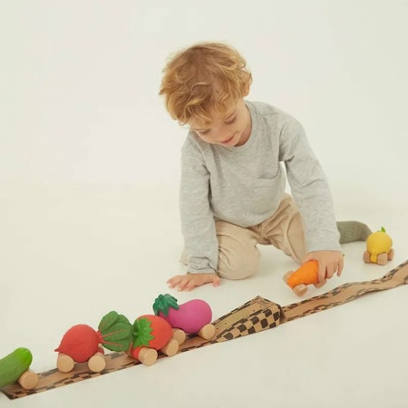 Oli & Carol- Cathy The Carrot Car