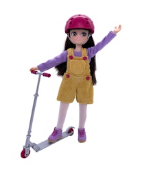 Lottie- Scooter Girl Doll/ docka