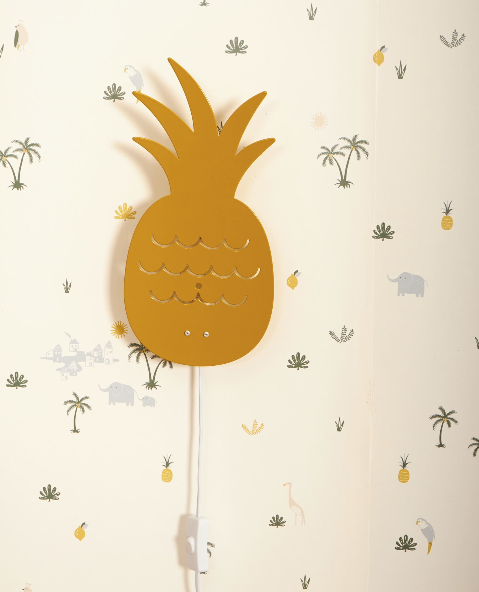 Roommate- Pineapple Lamp/ lampa