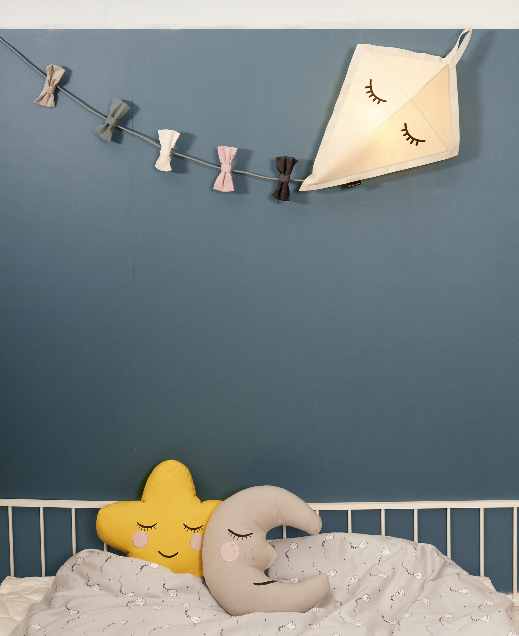 Roommate- Kite ceiling textile lamp/ lampa
