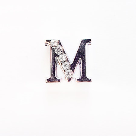 Busy Lizzie LETTER/ Bokstav- M RHINESTONES A 8 MM
