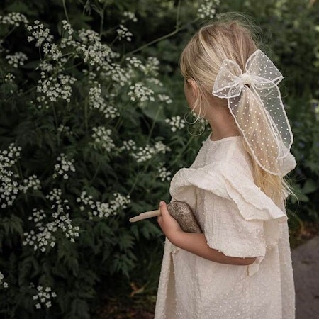 Busy Lizzie Hårclip Organza spring dots med rosett- Vit
