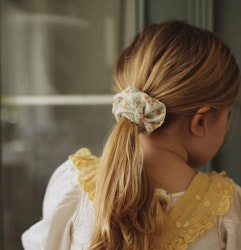 Busy Lizzie Scrunchies WHITE WITH YELLOW FLOWERS