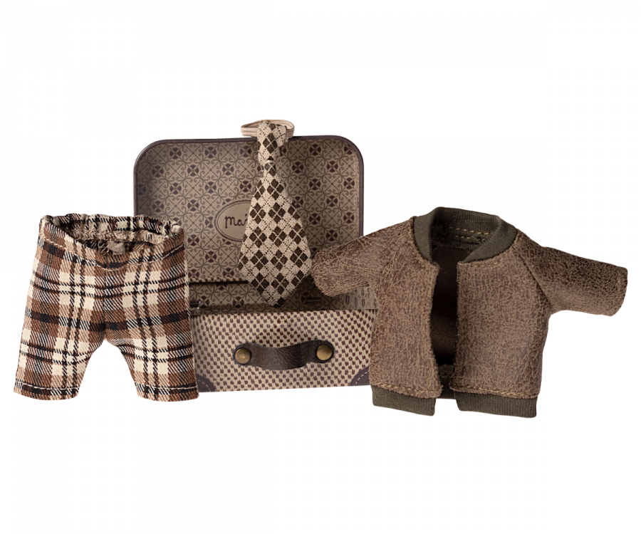 Maileg- Jacka, byxor och slips  i en liten resväska, Morfar/ Grandpa mouse SS24