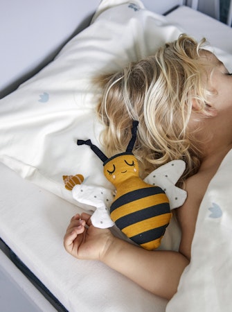 Roommate- Bee-Rattle/skallra