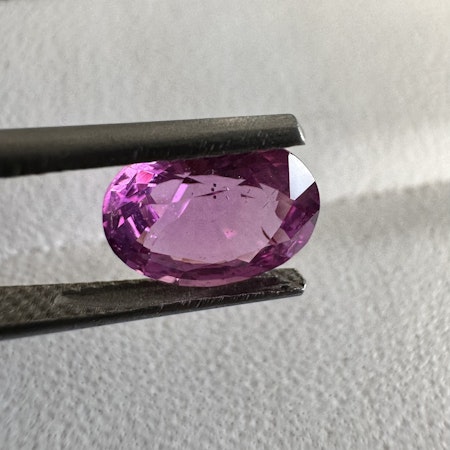 Natural Vivid Pink Sapphire, 2.01 ct (Ceylon)