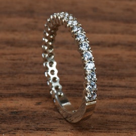 Handgjord 3/4 eternity ring