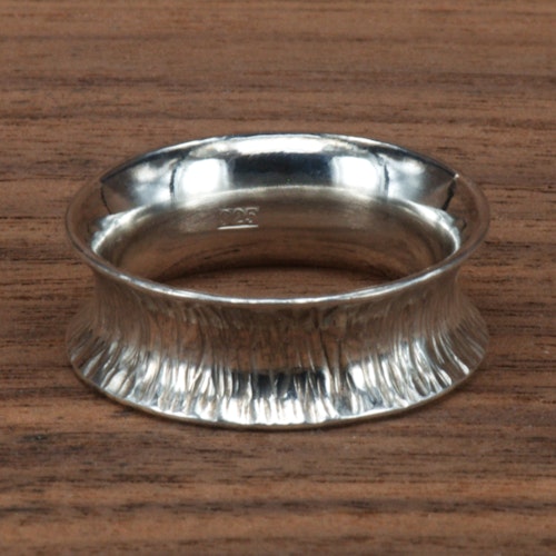 Handsmidd konkav ring