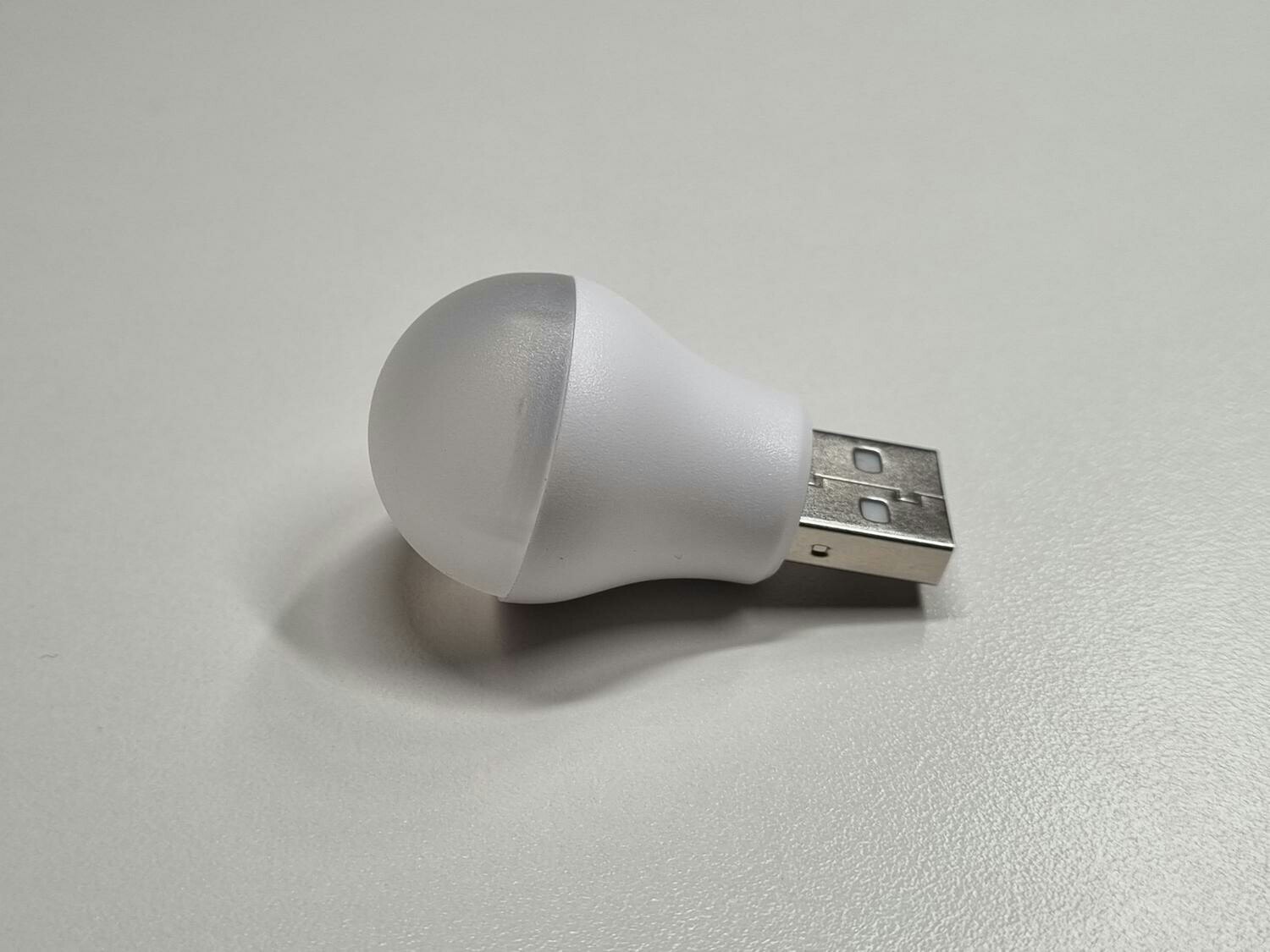 1 st rund USB-lampa / boklampa med varmt ljus