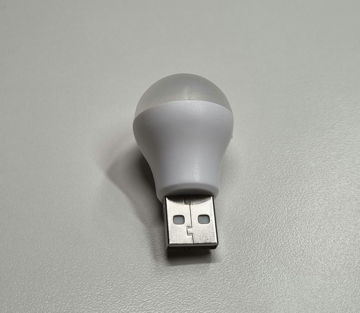 1 st rund USB-lampa / boklampa med varmt ljus