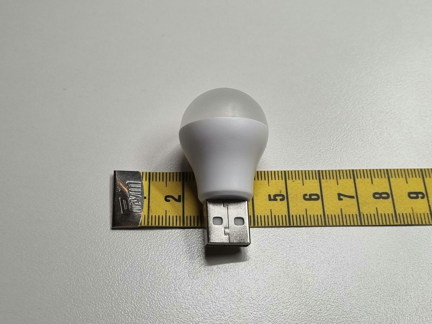 1 st rund USB-lampa / boklampa med varmt ljus