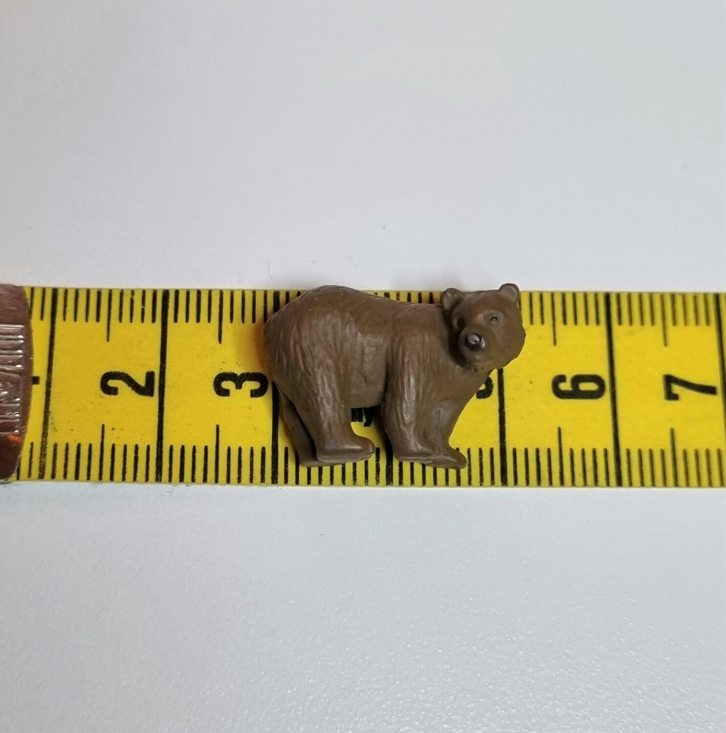 Kylskåpsmagnet Björn, miniatyr, minidjur med magnet