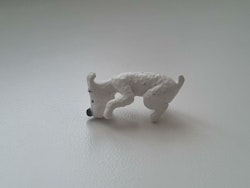 Miniatyr, vit liten hund - till dockhus, tittskåp med mera (variant 1)