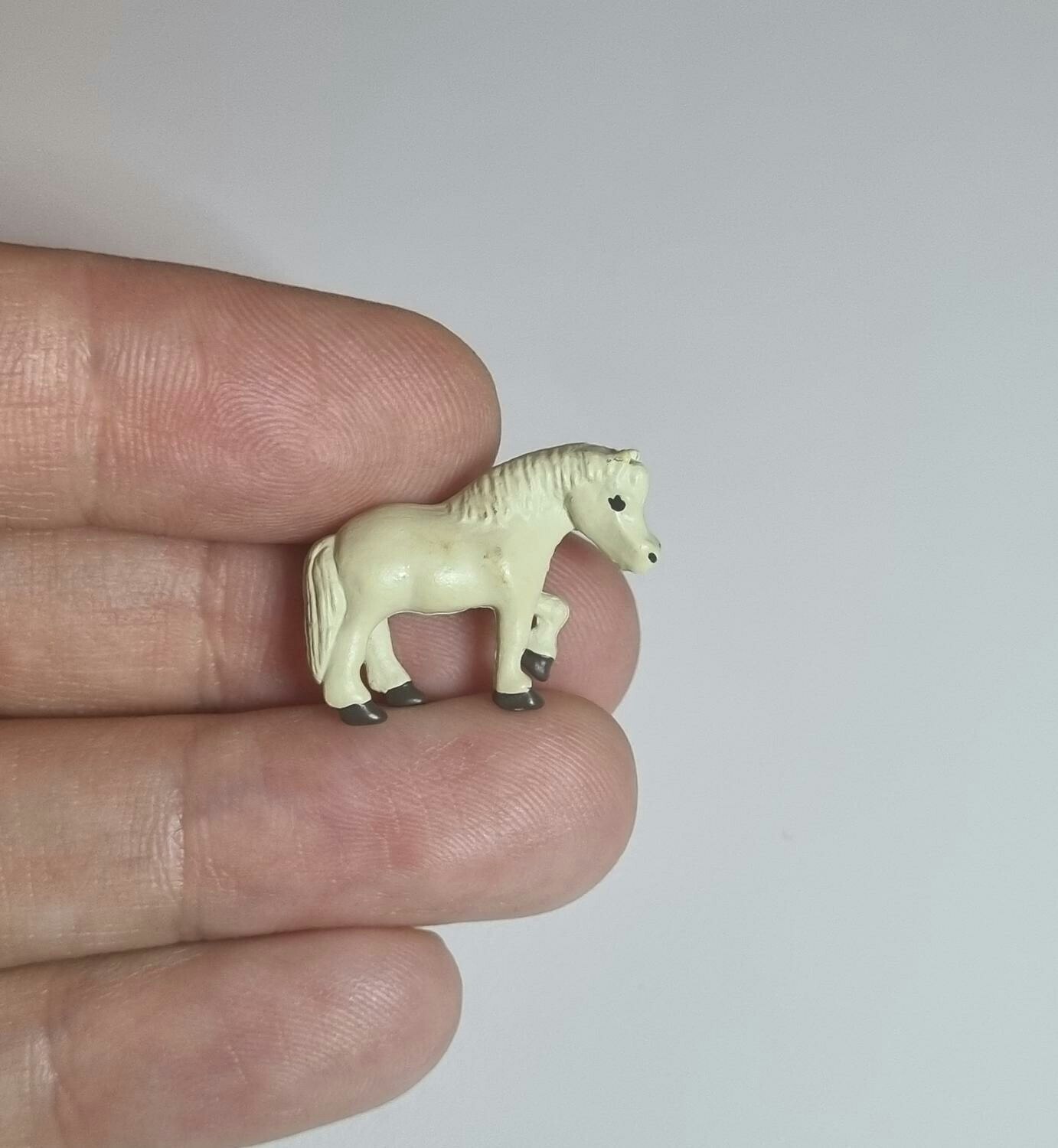 Kylskåpsmagnet Häst, miniatyr, minidjur med magnet