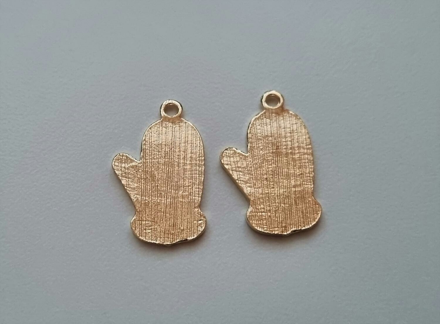 2 st julvantar. Hängen / berlocker / charms till jul