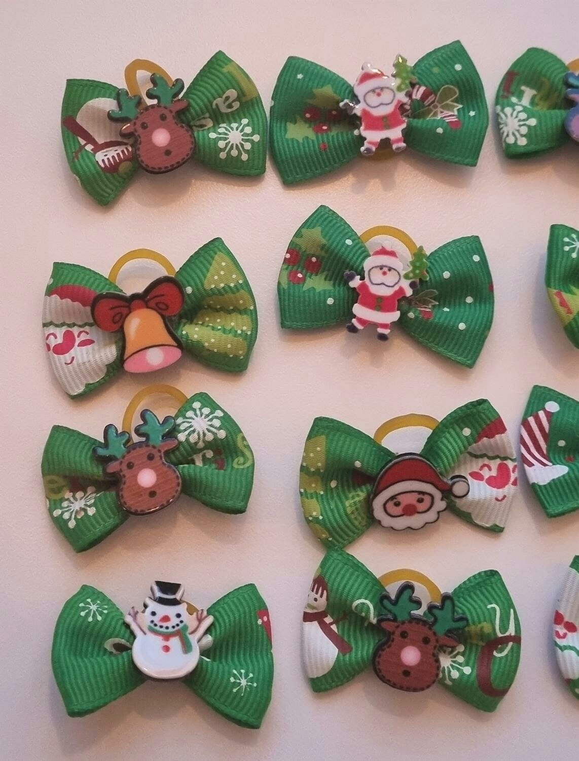 1 st grön rosett med jultema. Julrosett för hunden eller katten