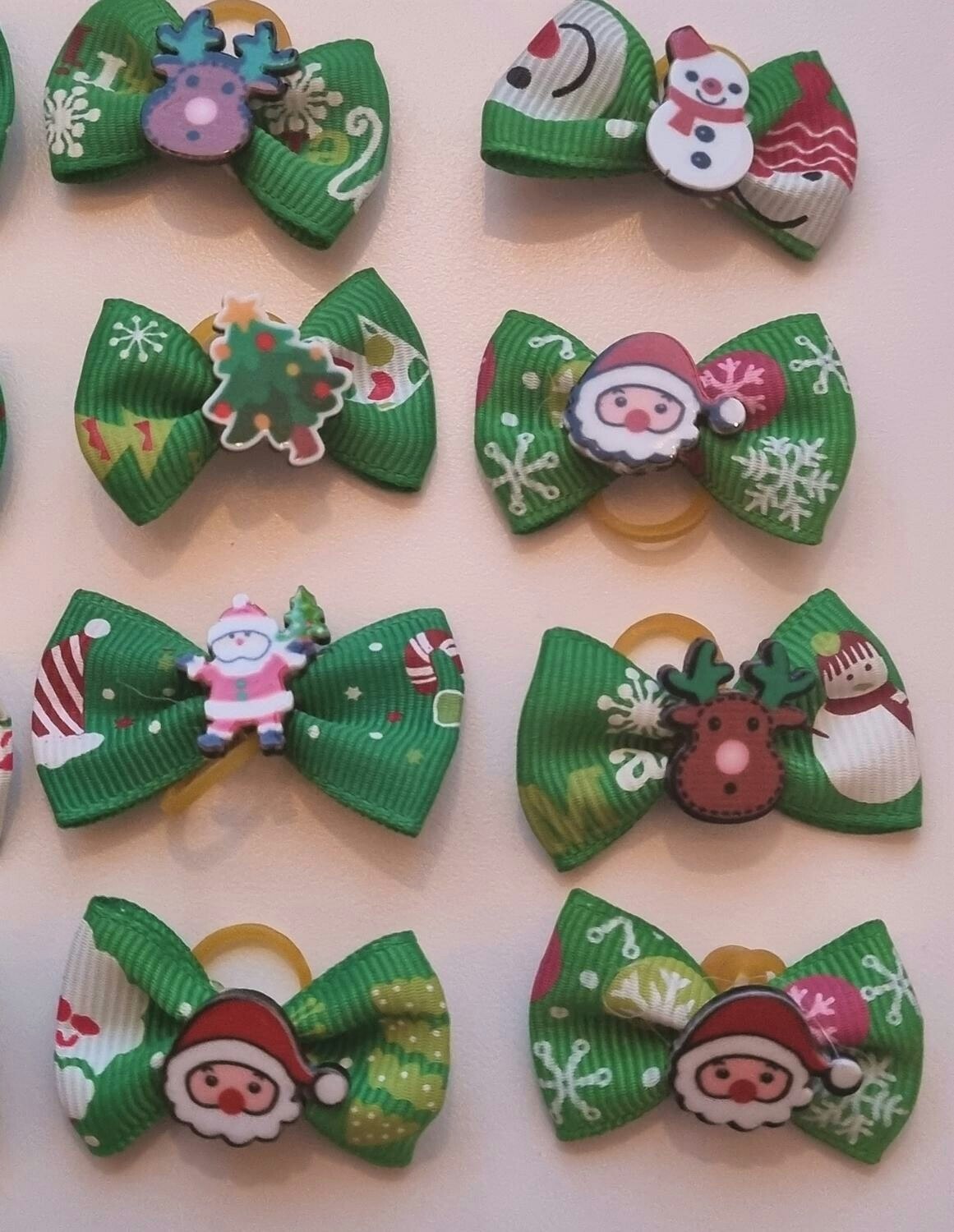 1 st grön rosett med jultema. Julrosett för hunden eller katten