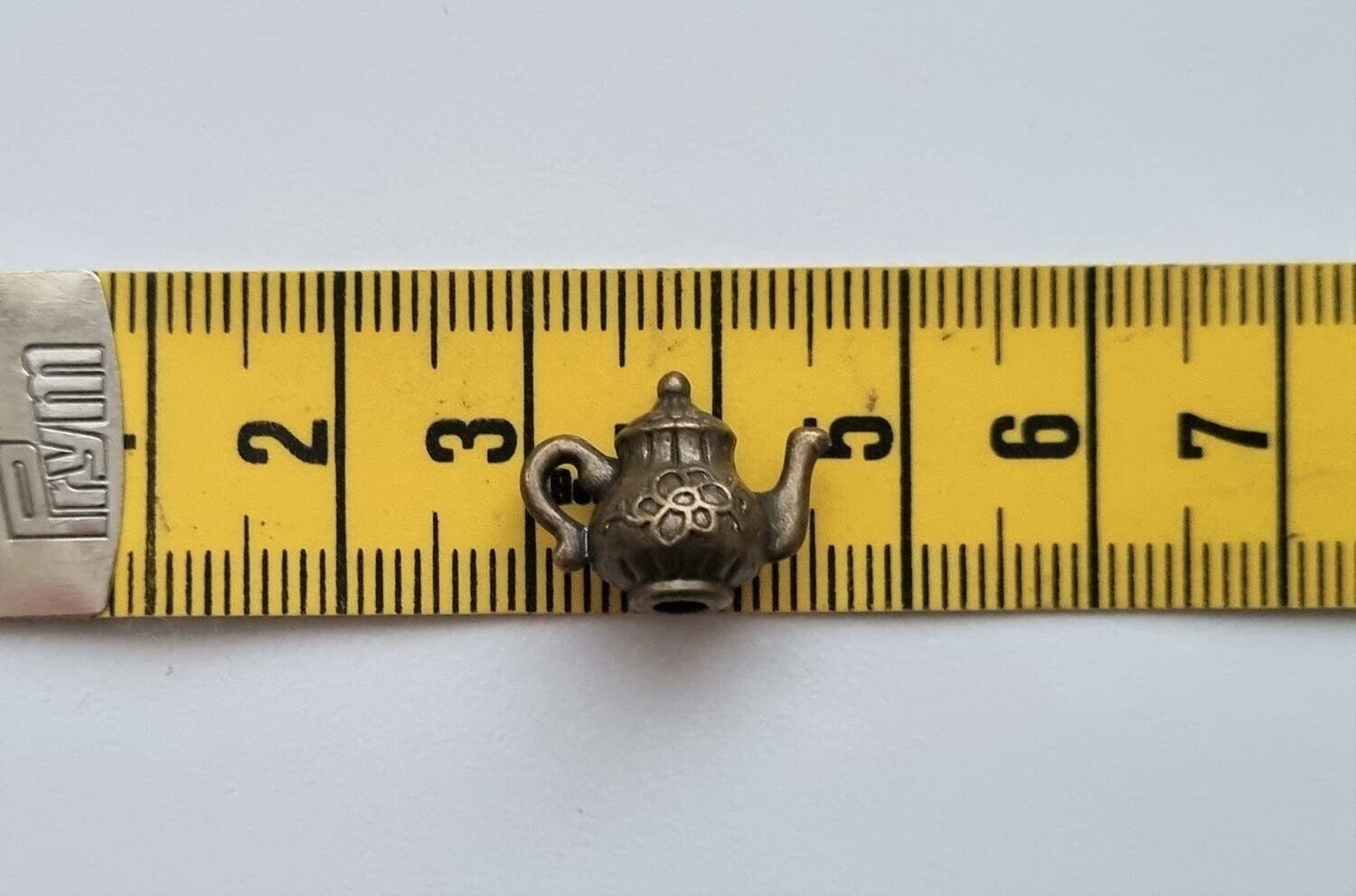 Tekanna / vattenkokare. Miniatyr / figurin för dekoration, tittskåp, dockskåp