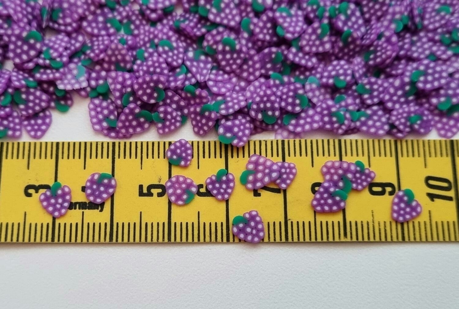 1000 st små frukter (Vindruvor) av mjuk lera, polymerlera för scrapbooking