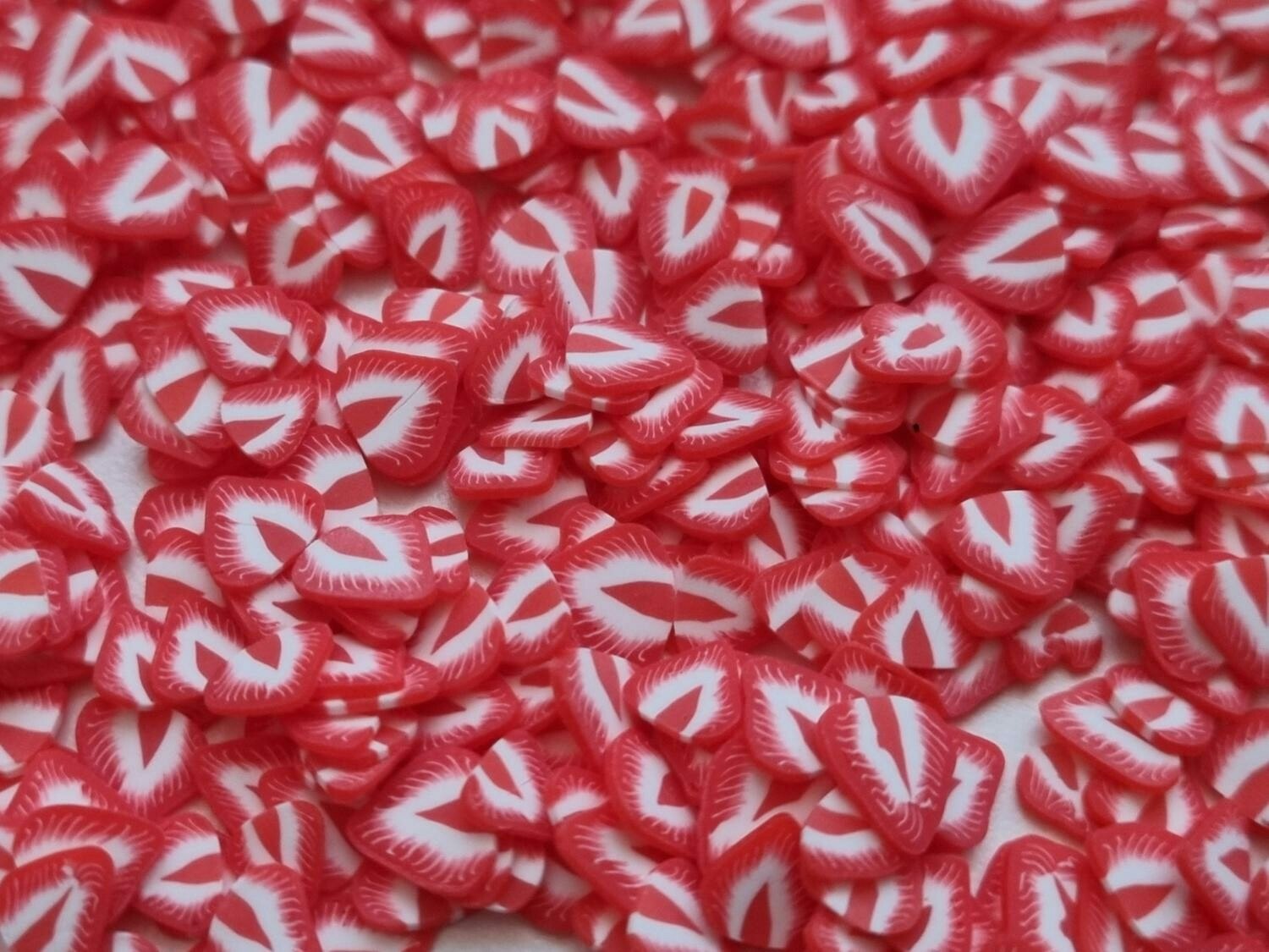 1000 st små frukter (Jordgubbe) av mjuk lera, polymerlera för scrapbooking