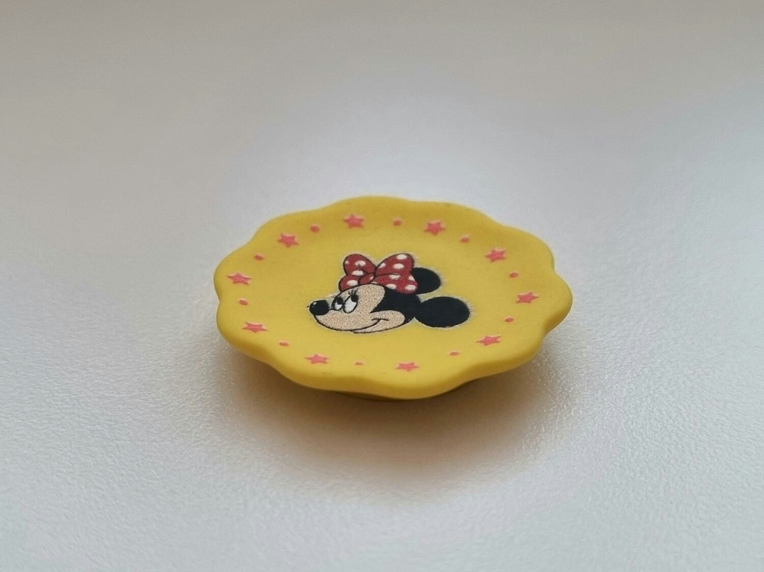 1 st fat / tallrik. Miniatyr för dockskåp, tittskåp (gul)