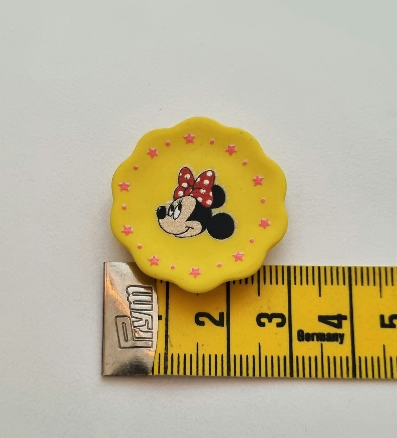 1 st fat / tallrik. Miniatyr för dockskåp, tittskåp (gul)