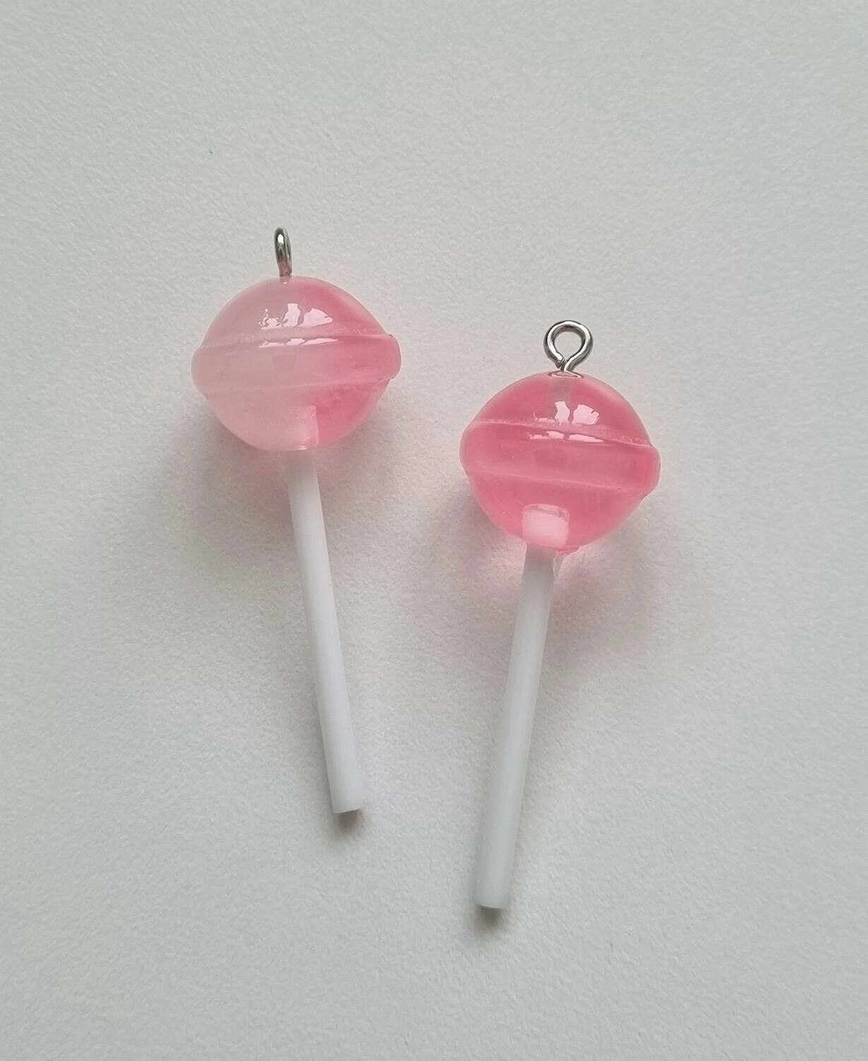 2 st rosa klubbor. Berlocker, hängen, charms