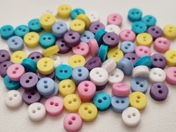 25 st knappar / dockknappar miniatyrer (6 mm, hål 1 mm) i varande färger