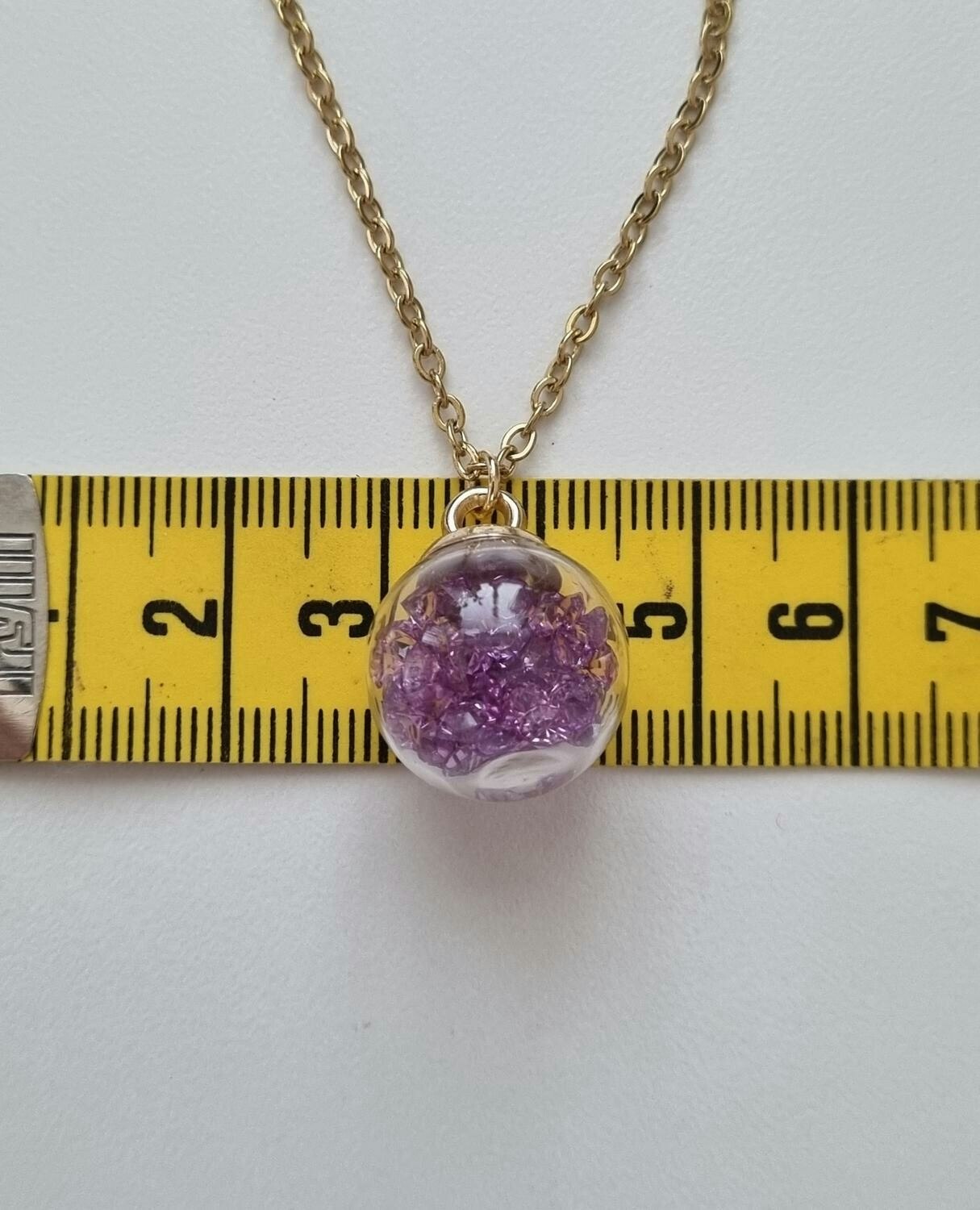 Halsband med en rund glasberlock/glaskula (45 cm lång kedja, lila)