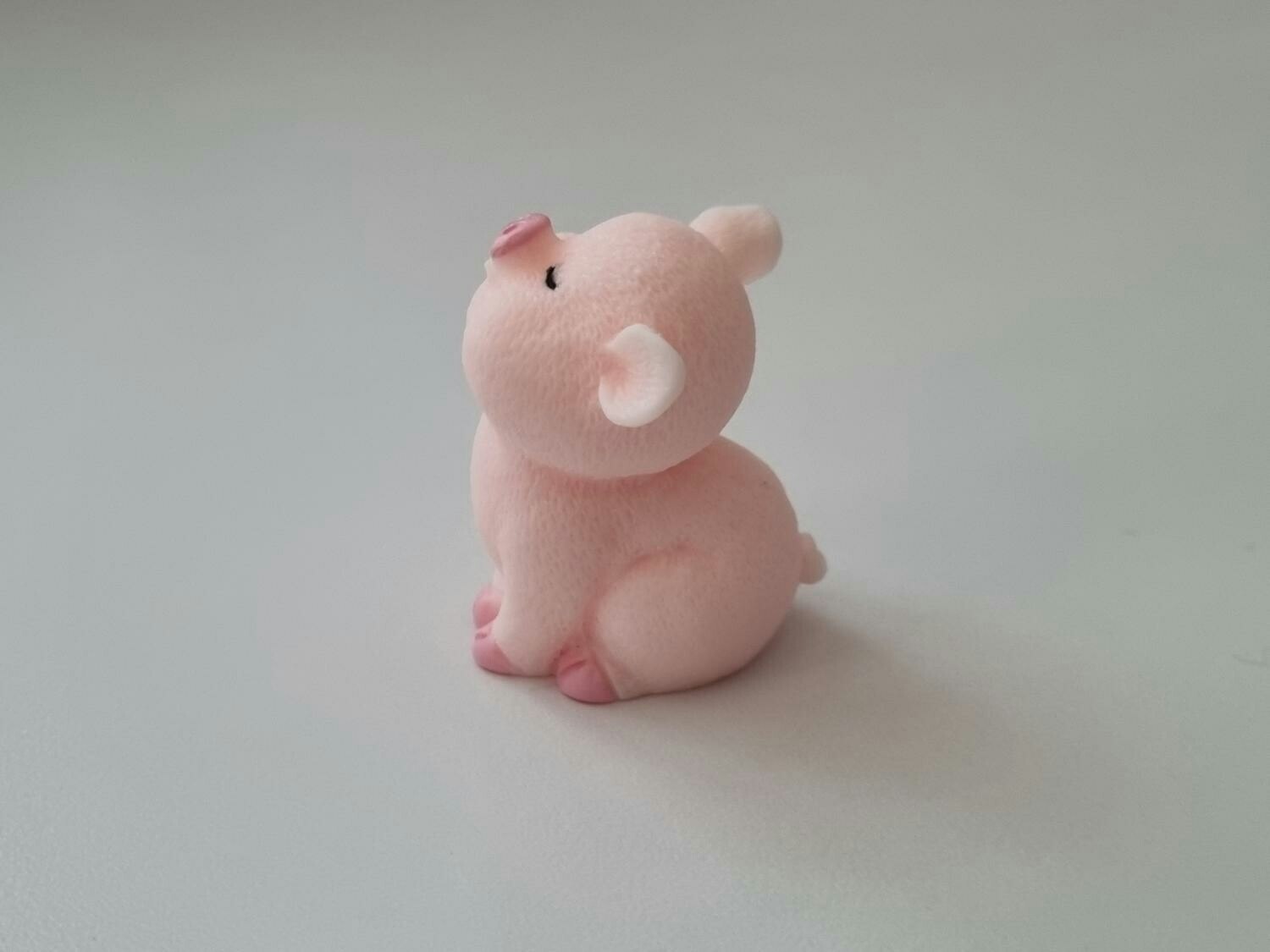Handmålad söt gris - miniatyr till dockskåp dockhus