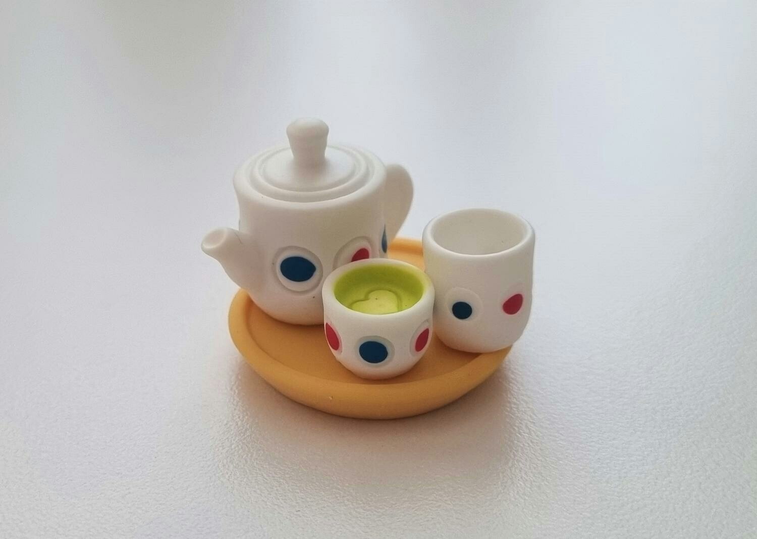 Miniatyr service till dockskåp dockhus (4 delar)