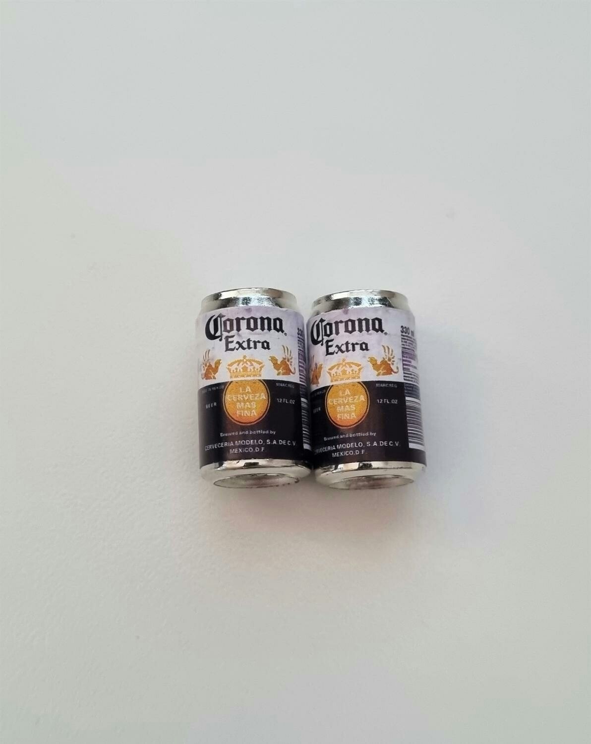 2 st Burkar miniatyr, miniburkar, dockskåp, tittskåp (Corona Extra)